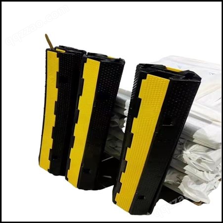河北兴途厂家直供PVC线槽减速带 橡胶电缆保护槽 压线板 橡胶大口单线槽减速带批发